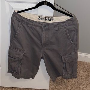 Men’s Old Navy Grey Cargo Shorts Size 31